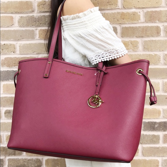 SALE👜💕-NWT Michael Kors Travel Large Tote - Picture 2 of 6